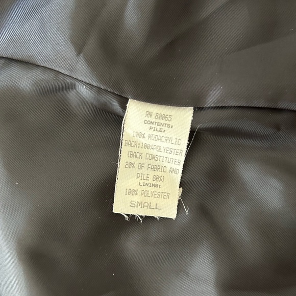 Women’s small Feaux Fur long coat - Picture 4 of 8